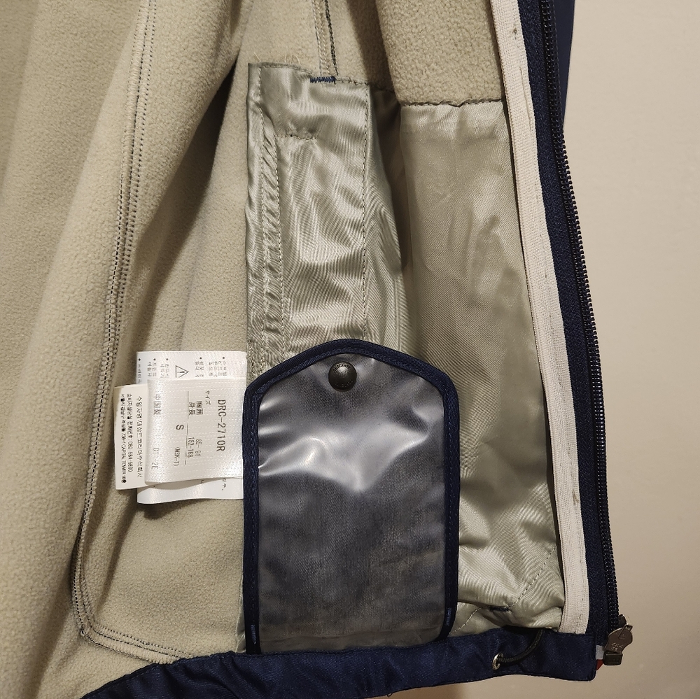 Descente Ski Jacket. Size Small - image 6